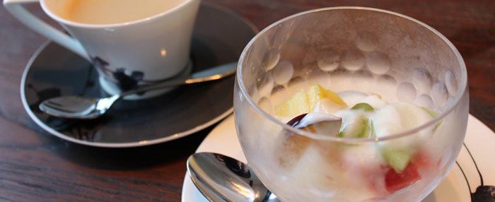 食後のデザートとコーヒー